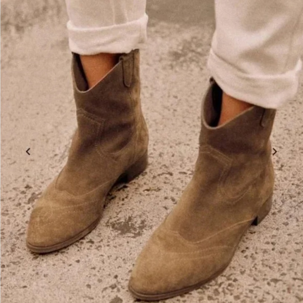 Sezane Billie Ankle Boots in Taupe size 35